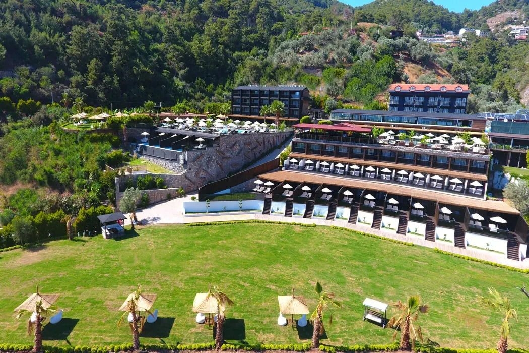 Manaspark Deluxe Hotel 3
