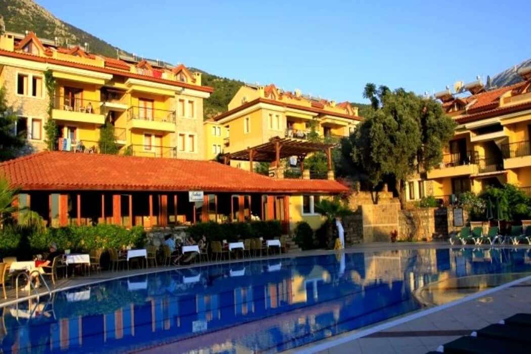 Perdikia Hill Family Resort & Villas