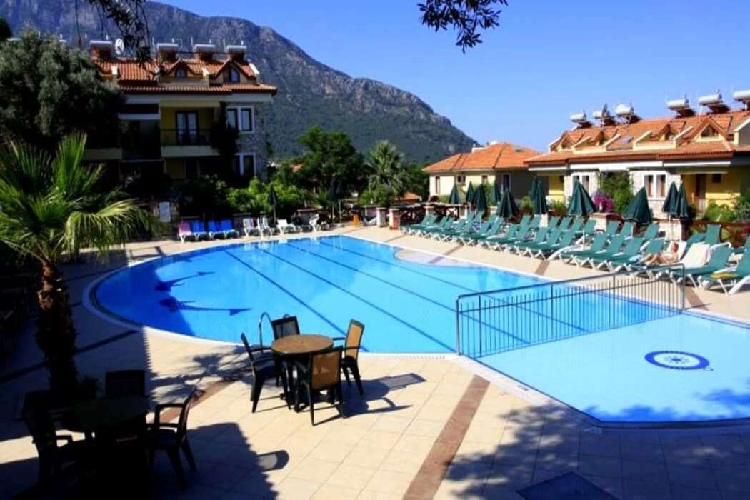 Perdikia Hill Family Resort & Villas 2