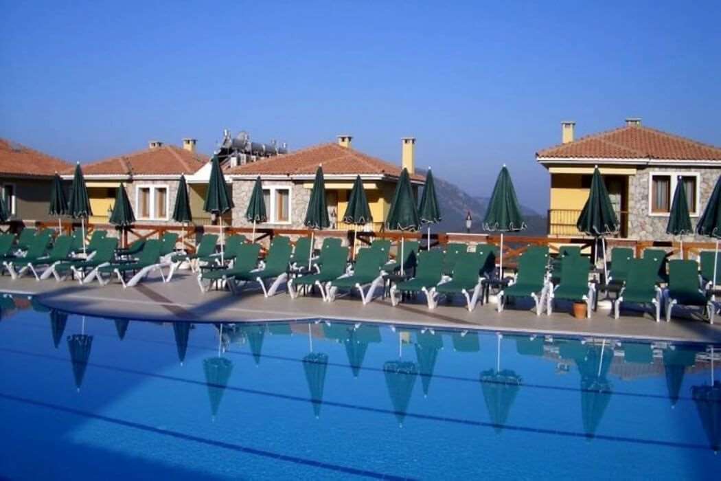 Perdikia Hill Family Resort & Villas 3