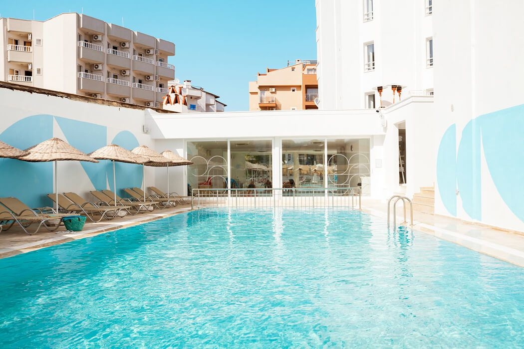 The Beachfront Hotel 3