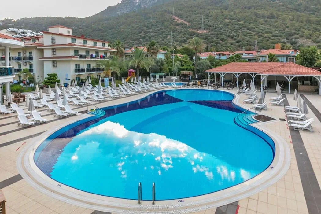 Montebello Deluxe Hotel