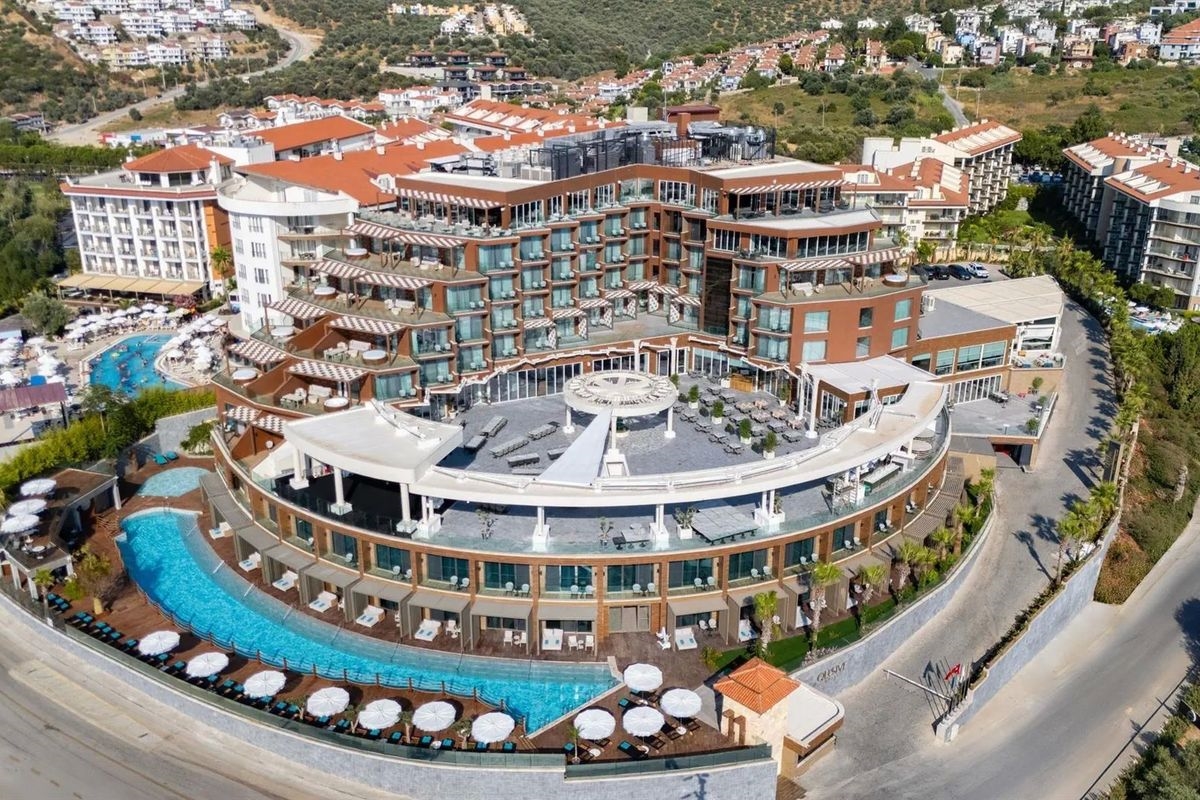 Qlusive Hotel