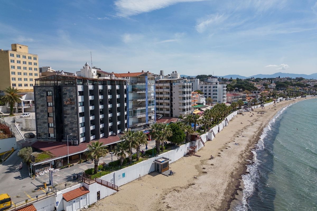 Sunday Beach Hotel