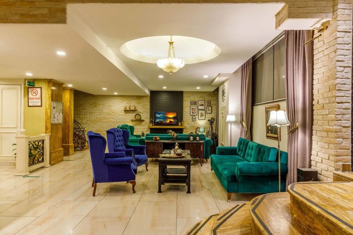 Golden Crown Hotel 4