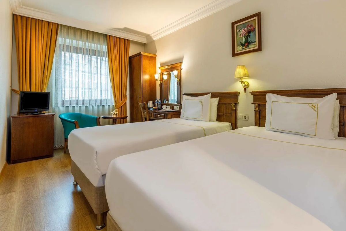 Golden Crown Hotel 5