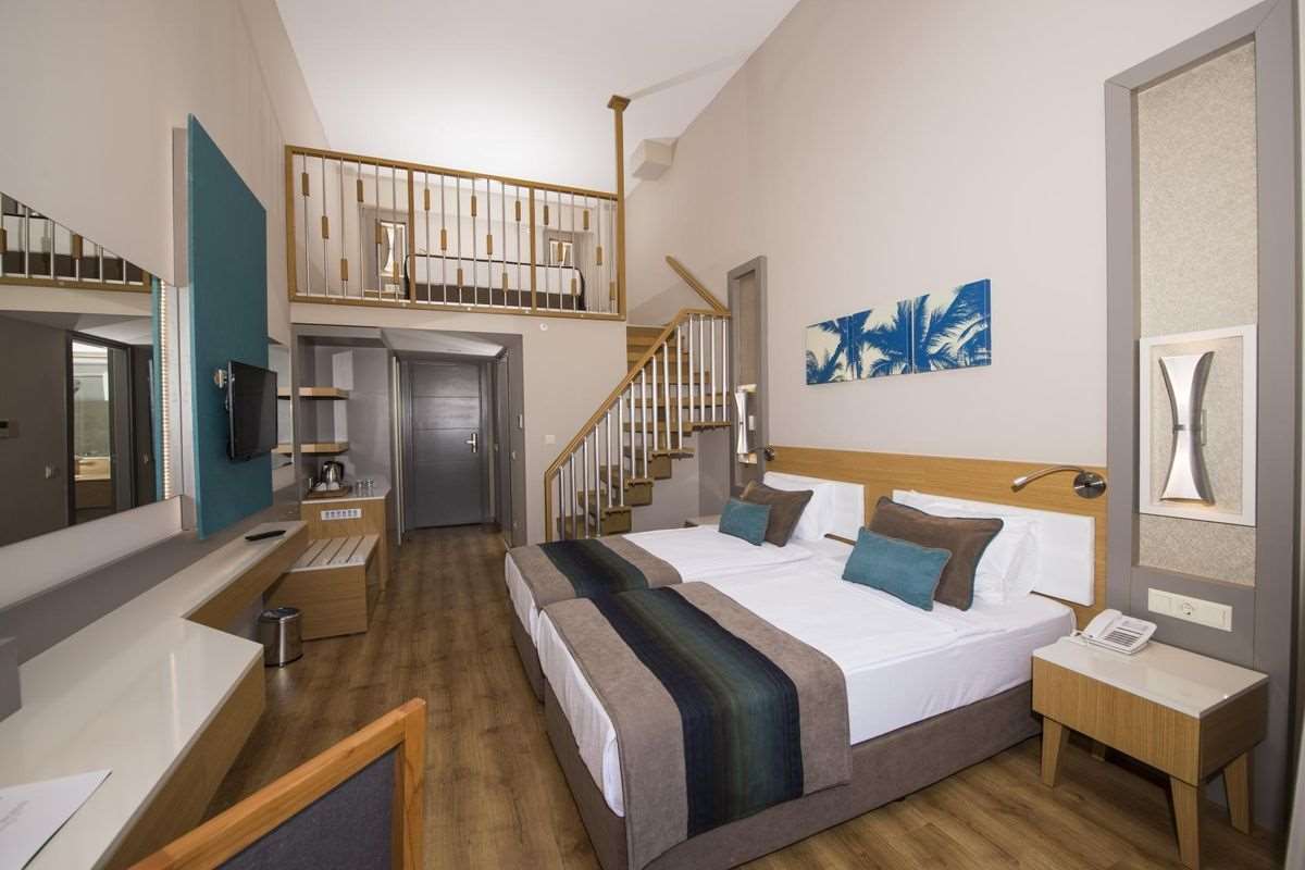 Palm World Resort Spa Side 4